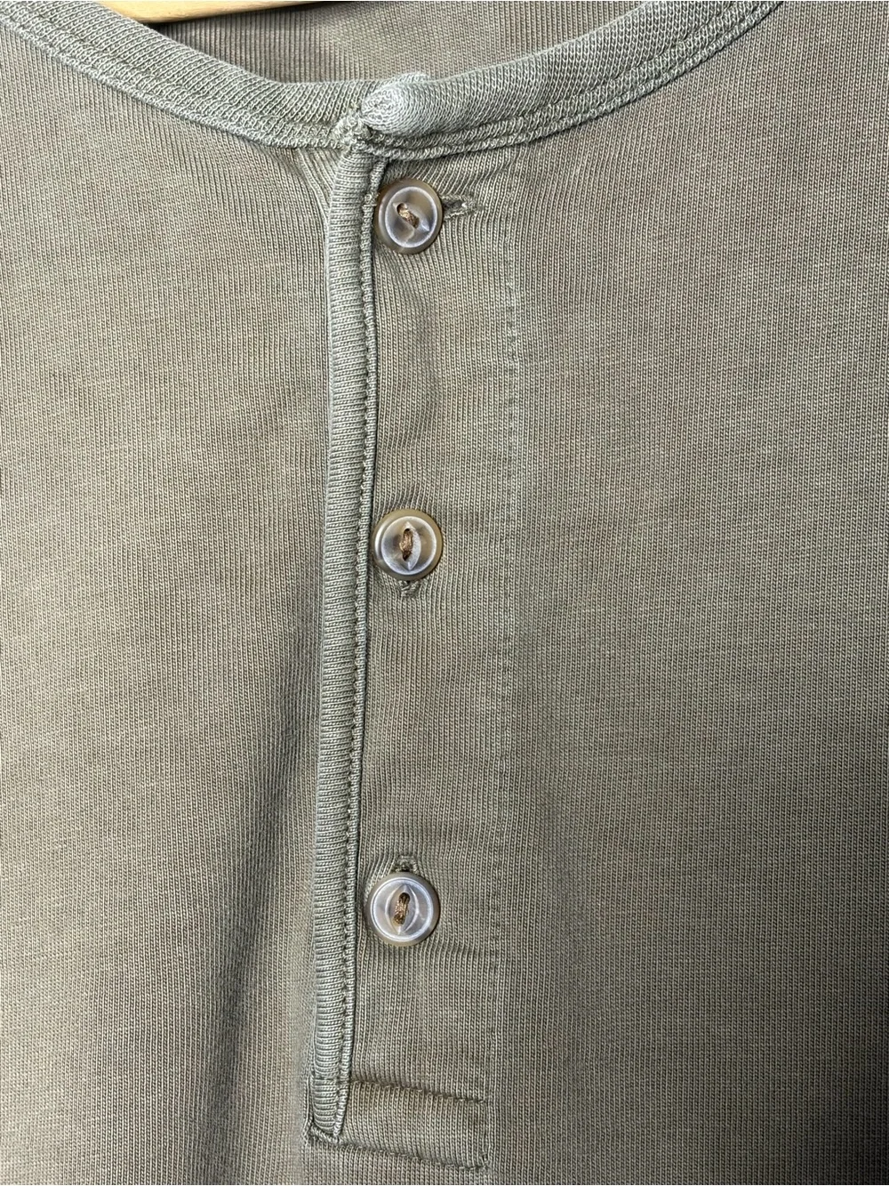 Banana Republic Men's Rugged Slub Henley Olive Green Small
